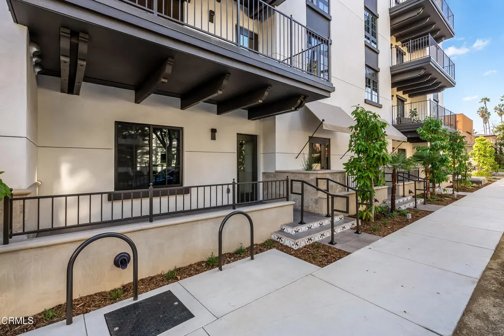 139 S Oak Knoll Avenue 202, Pasadena, California 91101 home-pic-40