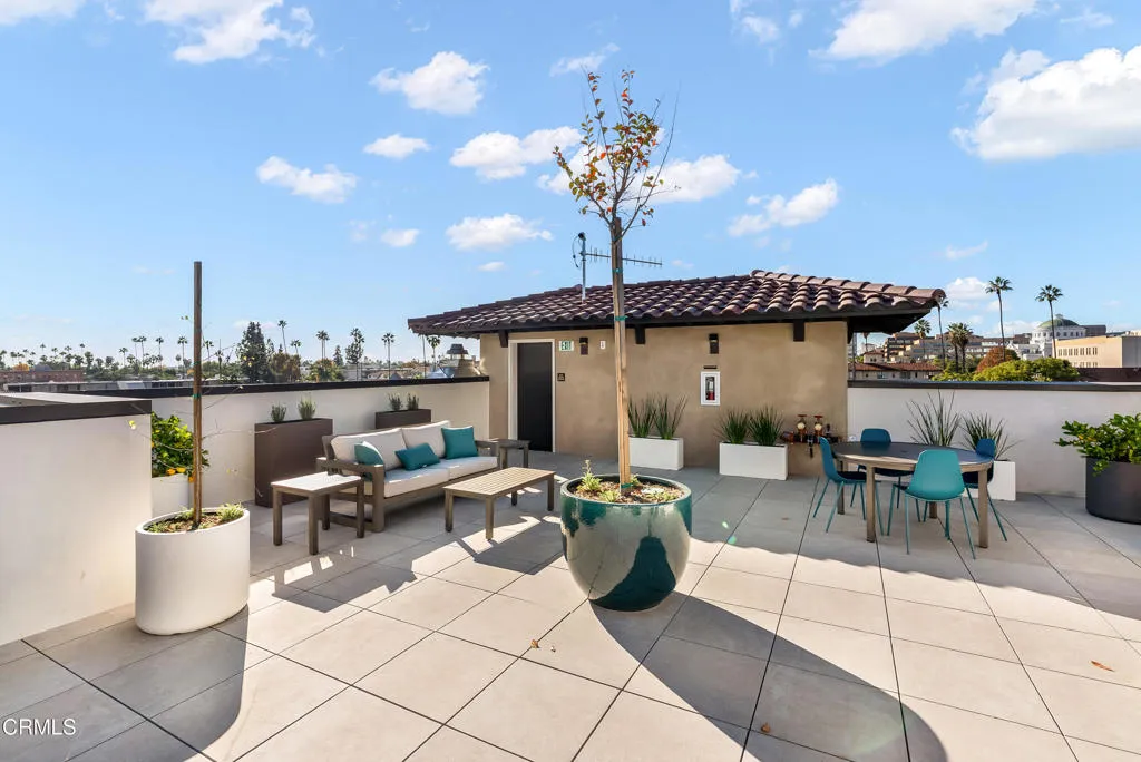 139 S Oak Knoll Avenue 202, Pasadena, California 91101 home-pic-35