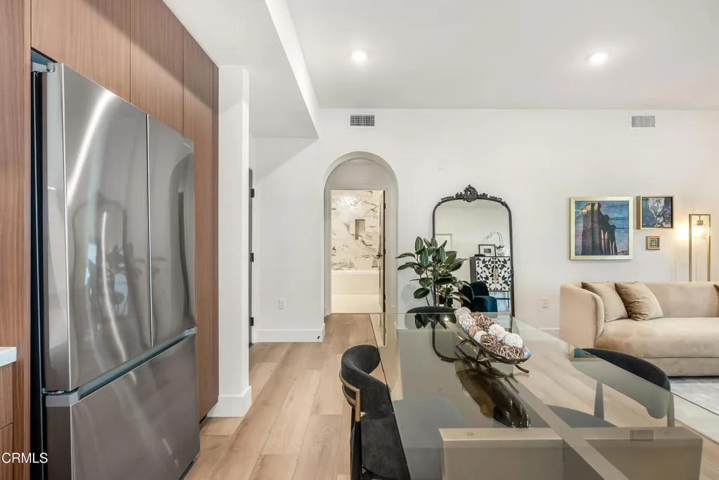 139 S Oak Knoll Avenue 202, Pasadena, California 91101 home-pic-13