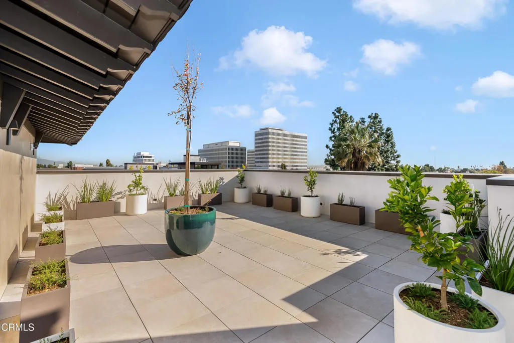 139 S Oak Knoll Avenue 202, Pasadena, California 91101 home-pic-30