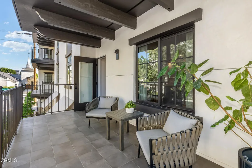 139 S Oak Knoll Avenue 202, Pasadena, California 91101 home-pic-22