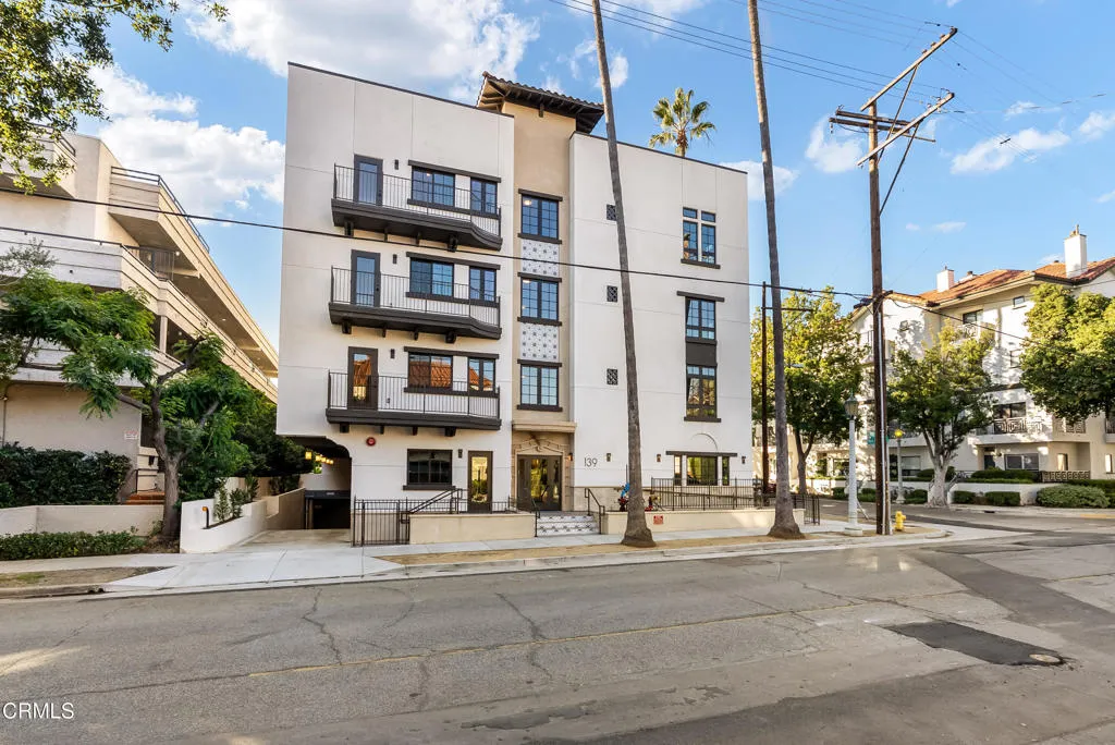 139 S Oak Knoll Avenue 202, Pasadena, California 91101 home-pic-37