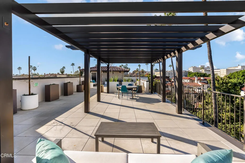 139 S Oak Knoll Avenue 202, Pasadena, California 91101 home-pic-32