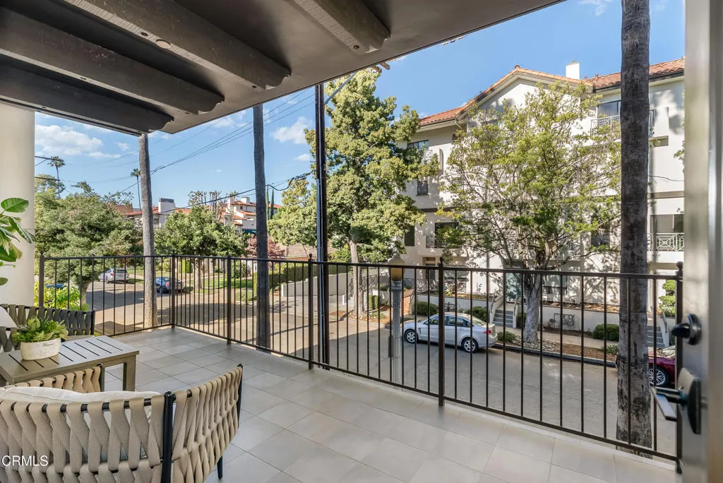 139 S Oak Knoll Avenue 202, Pasadena, California 91101 home-pic-20
