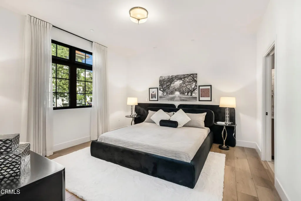139 S Oak Knoll Avenue 202, Pasadena, California 91101 home-pic-10
