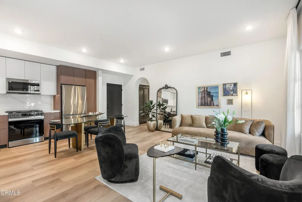 139 S Oak Knoll Avenue 202, Pasadena, California 91101 home-pic-8