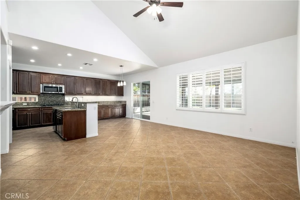 37068 Edgemont, Murrieta, California 92563 home-pic-3