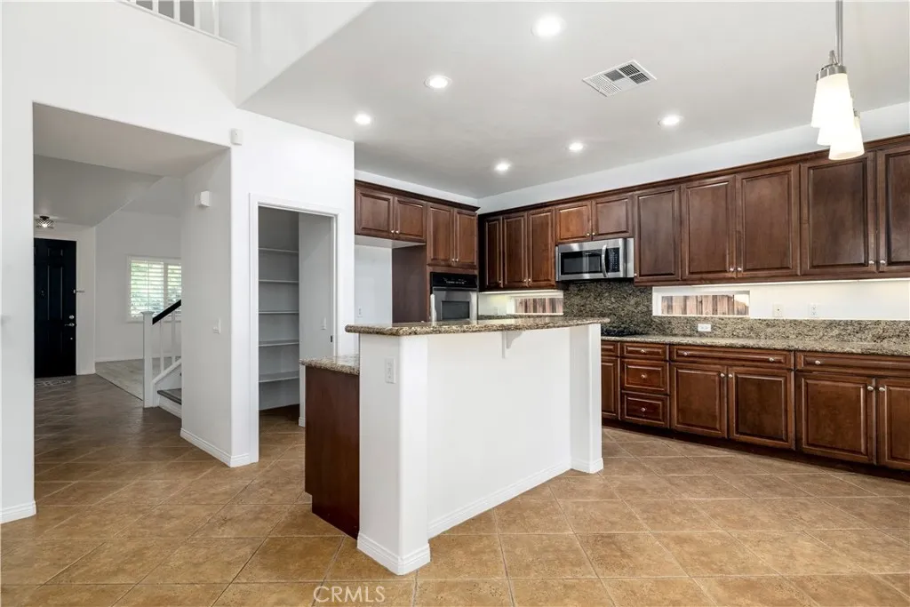 37068 Edgemont, Murrieta, California 92563 home-pic-4