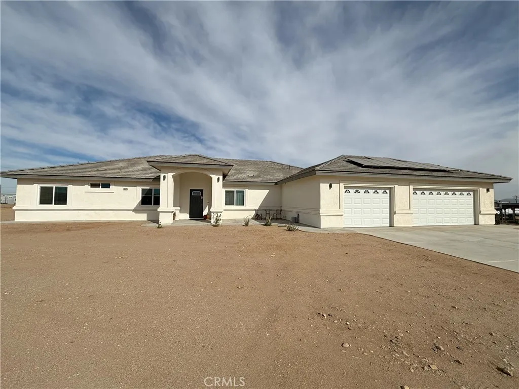 13970 13970 Bonanza Road, Victorville, California 92392 home-pic-0