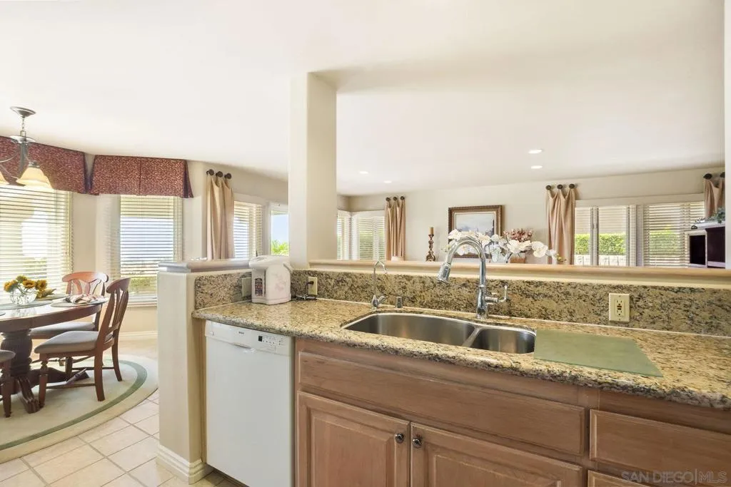 1363 Caminito Batea, La Jolla, California 92037 home-pic-16