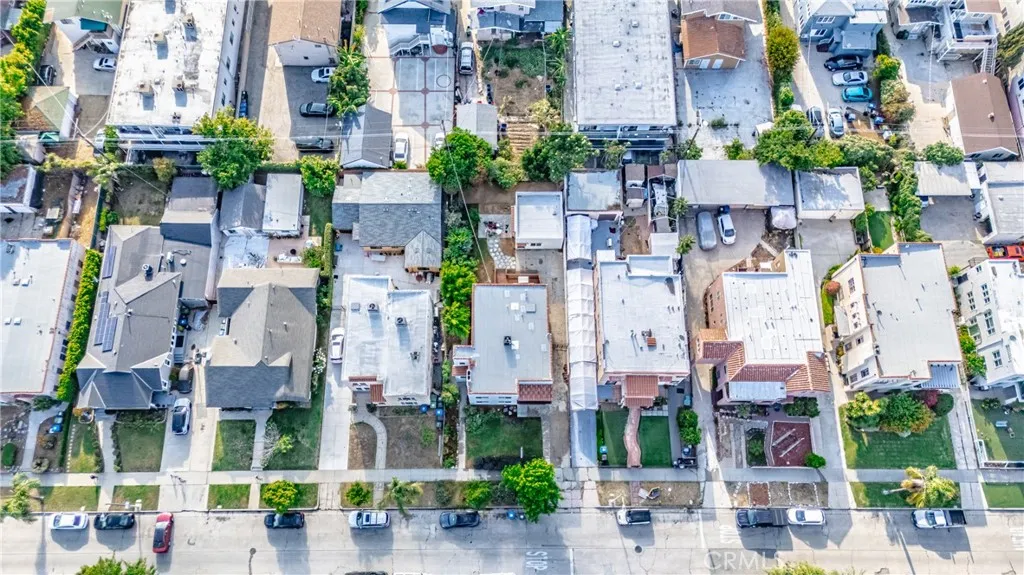 2111 S Bronson Ave, Los Angeles, California 90018 home-pic-53