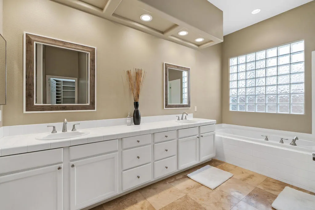 42 Marricopa Court, Palm Desert, California 92211 home-pic-21