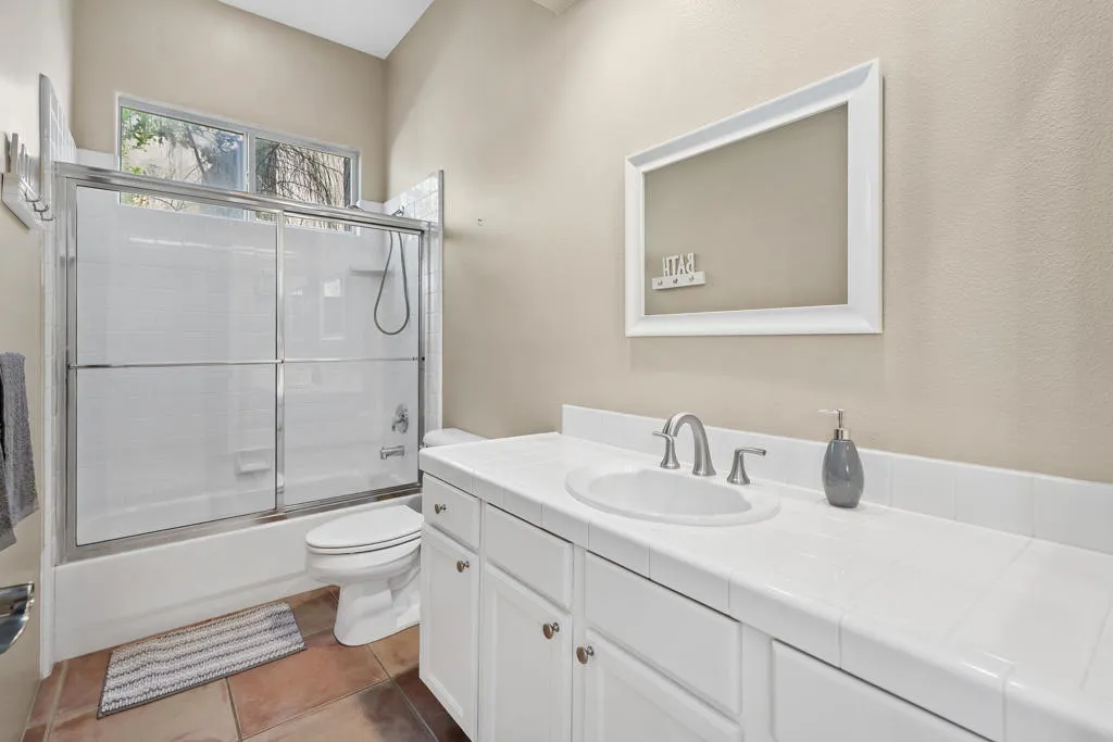 42 Marricopa Court, Palm Desert, California 92211 home-pic-25