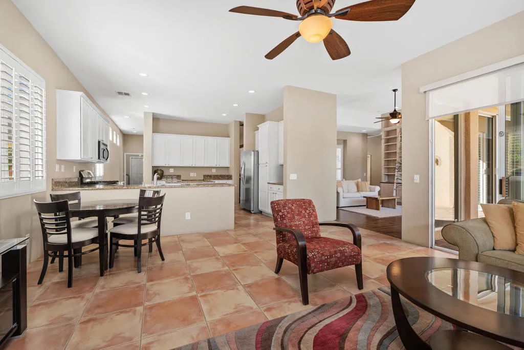 42 Marricopa Court, Palm Desert, California 92211 home-pic-13