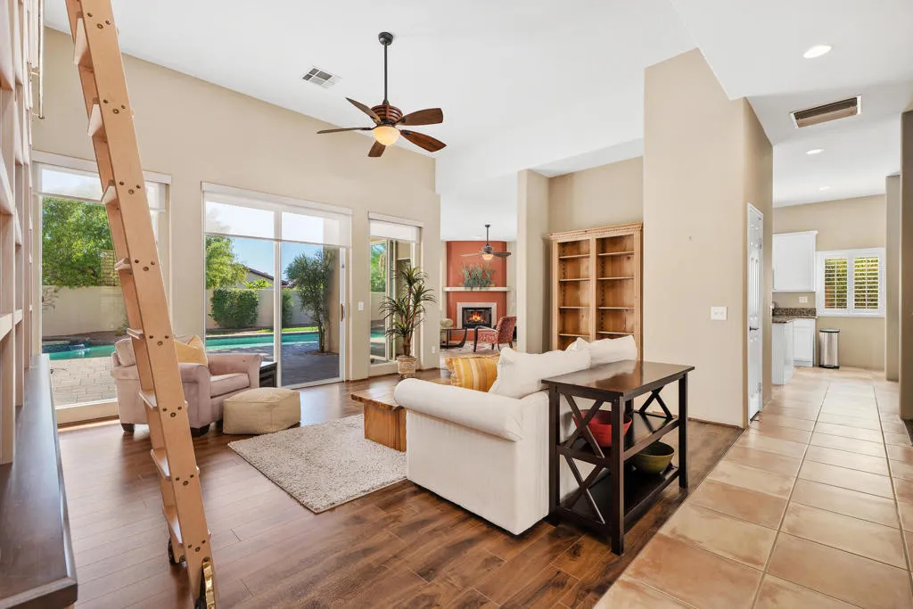 42 Marricopa Court, Palm Desert, California 92211 home-pic-10