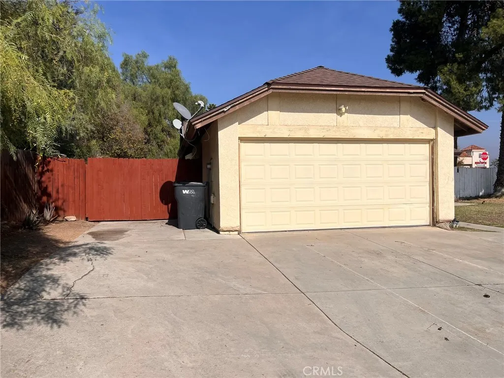 22862 Scotia, Moreno Valley, California 92557 home-pic-1