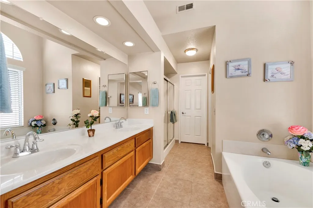 30276 Pebble Beach Drive, Menifee, California 92586 home-pic-17