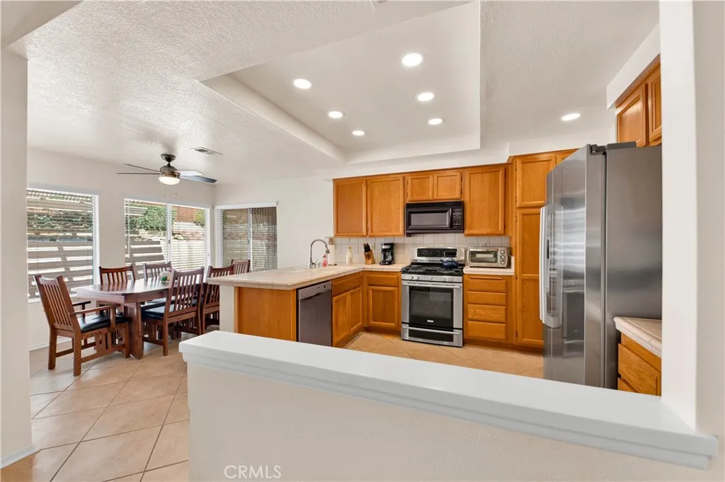 30276 Pebble Beach Drive, Menifee, California 92586 home-pic-8