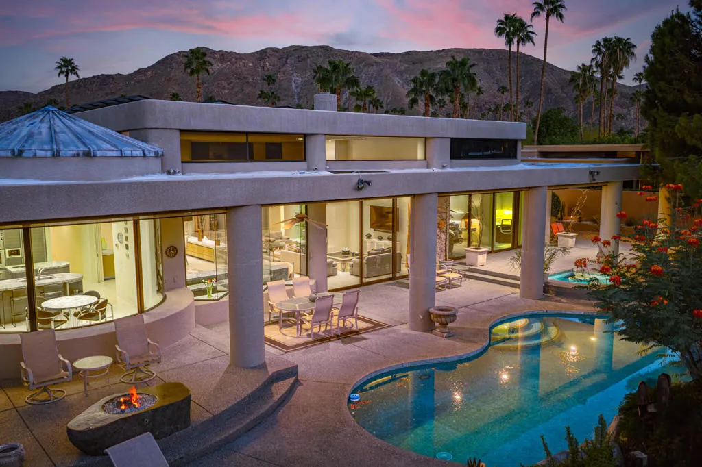 2331 S Caliente Drive, Palm Springs, California 92264 home-pic-0