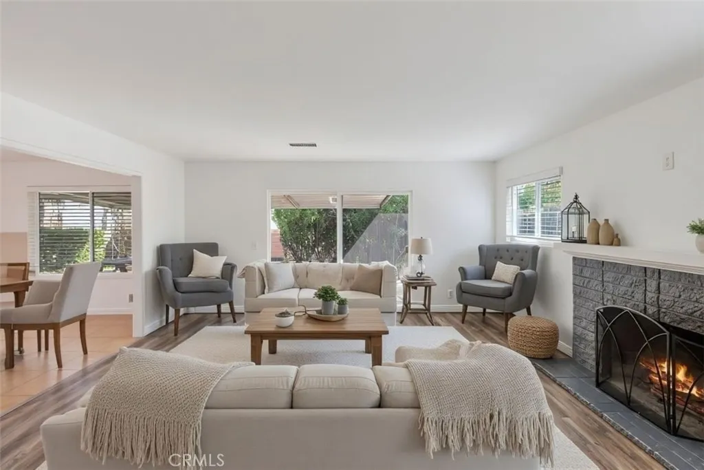 230 E Blaine, Riverside, California 92507 home-pic-2