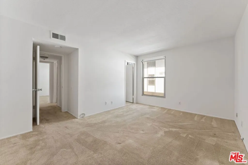31525 Lindero Canyon Road  home-pic-10