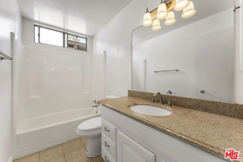 31525 Lindero Canyon Road  home-pic-16