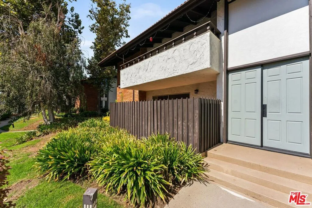 31525 Lindero Canyon Road  home-pic-4