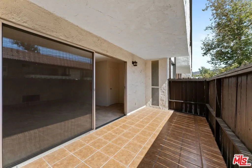 31525 Lindero Canyon Road  home-pic-17