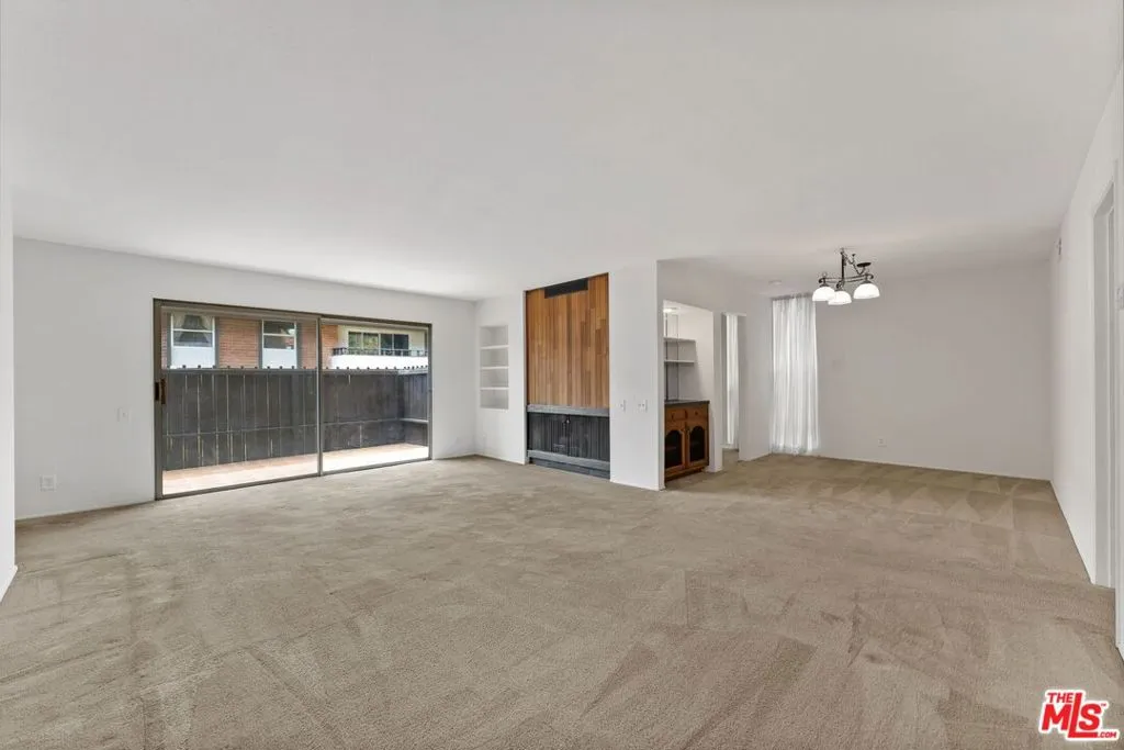 31525 Lindero Canyon Road  home-pic-6