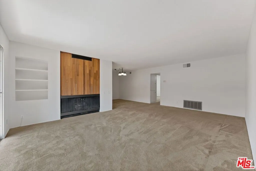 31525 Lindero Canyon Road  home-pic-5