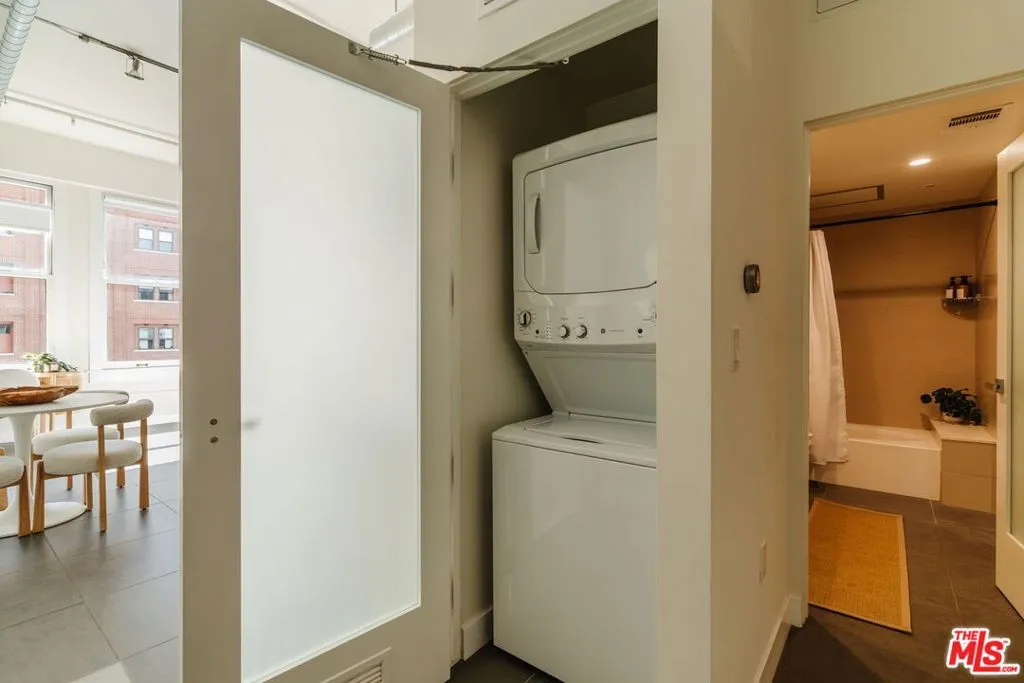 939 S Broadway 404, Los Angeles, California 90015 home-pic-5