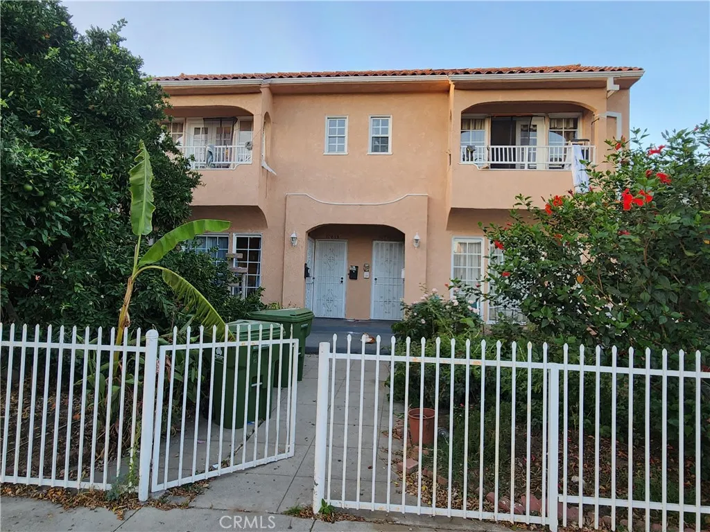 1079 Leighton, Los Angeles, California 90037 home-pic-1