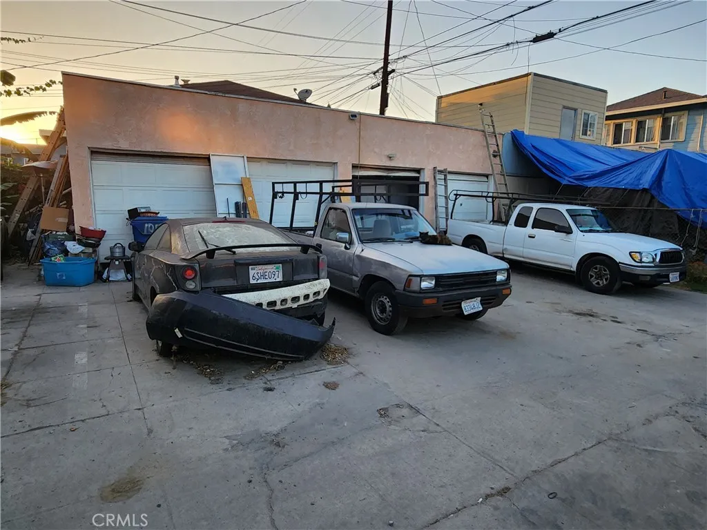 1079 Leighton, Los Angeles, California 90037 home-pic-2
