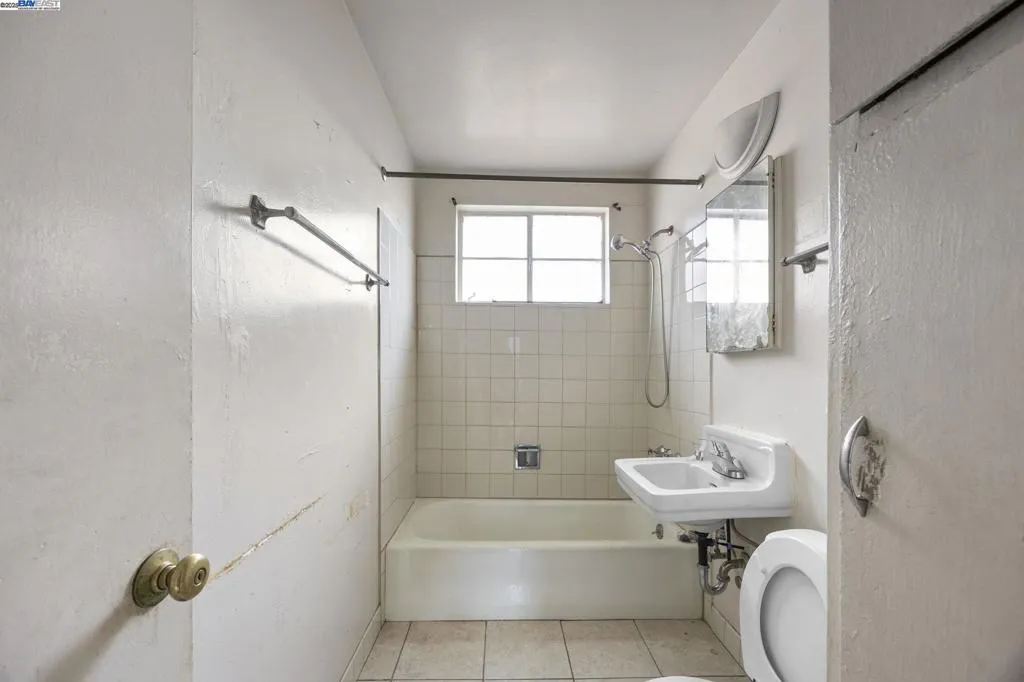 1450 Ward St, Berkeley, California 94702 home-pic-18