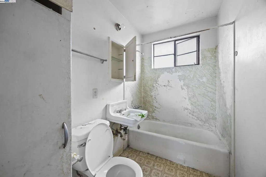 1450 Ward St, Berkeley, California 94702 home-pic-13