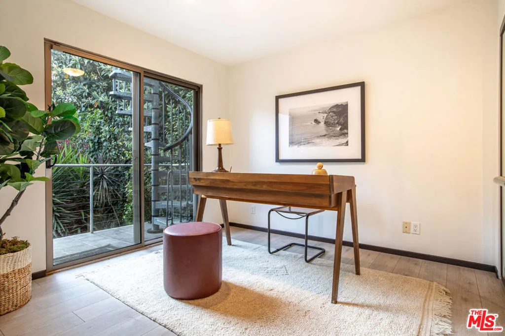 2465 N Gower Street, Los Angeles, California 90068 home-pic-23