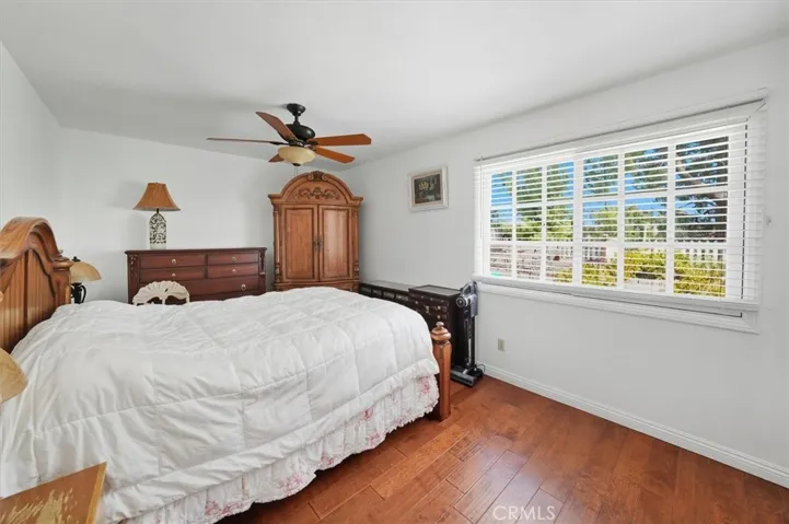 Master bedroom has ceiling fan