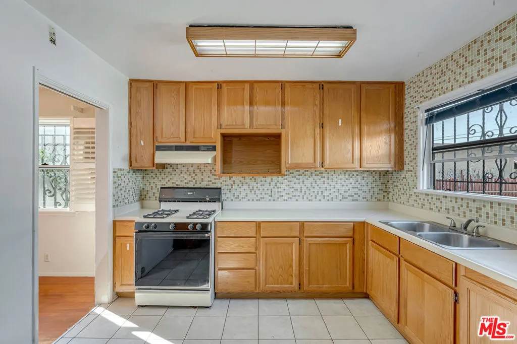 331 E 119th Street, Los Angeles, California 90061 home-pic-9