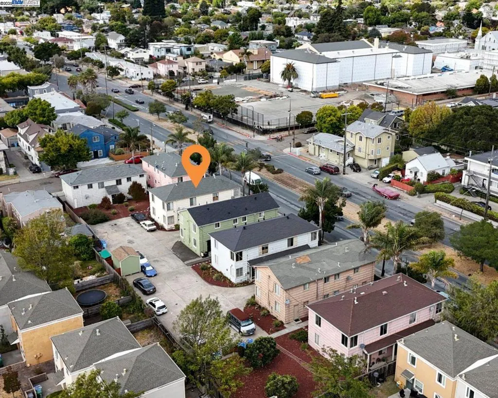 2758 Sacramento St, Berkeley, California 94702 home-pic-0