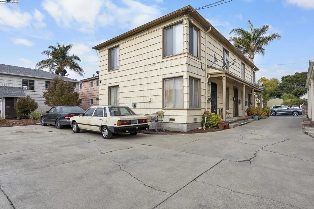 2758 Sacramento St, Berkeley, California 94702 home-pic-1