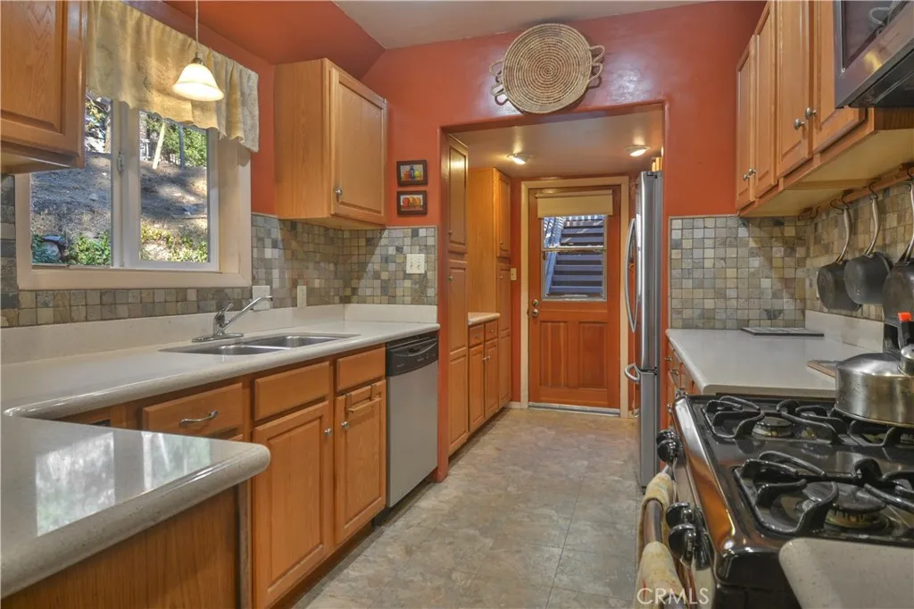 21962 Elliot, Cedarpines Park, California 92322 home-pic-13