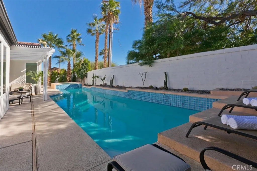 1105 E Via Via San Michael Road, Palm Springs, California 92262 home-pic-31