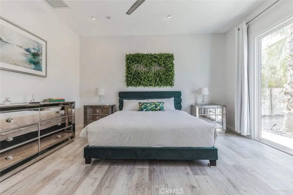 1105 E Via Via San Michael Road, Palm Springs, California 92262 home-pic-14