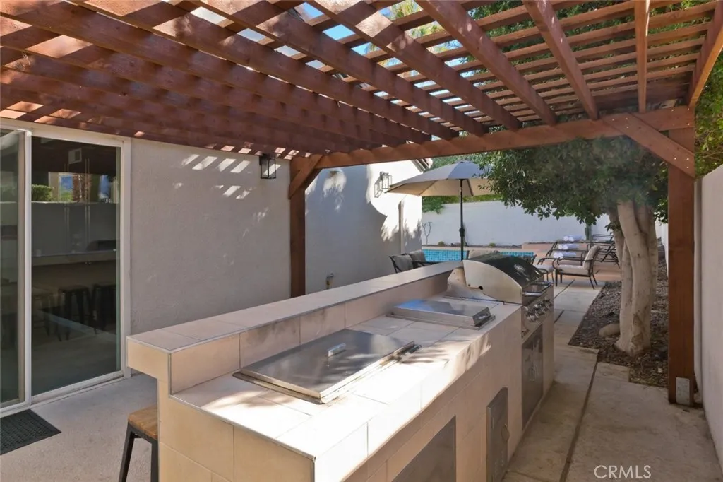 1105 E Via Via San Michael Road, Palm Springs, California 92262 home-pic-39