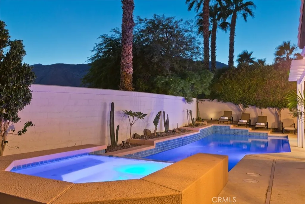 1105 E Via Via San Michael Road, Palm Springs, California 92262 home-pic-45