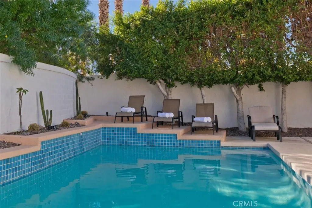 1105 E Via Via San Michael Road, Palm Springs, California 92262 home-pic-32