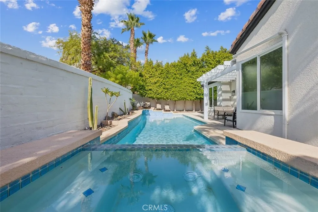 1105 E Via Via San Michael Road, Palm Springs, California 92262 home-pic-24