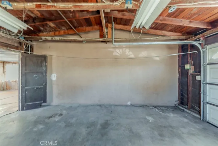 15317 Athol Street, Fontana, California 92335