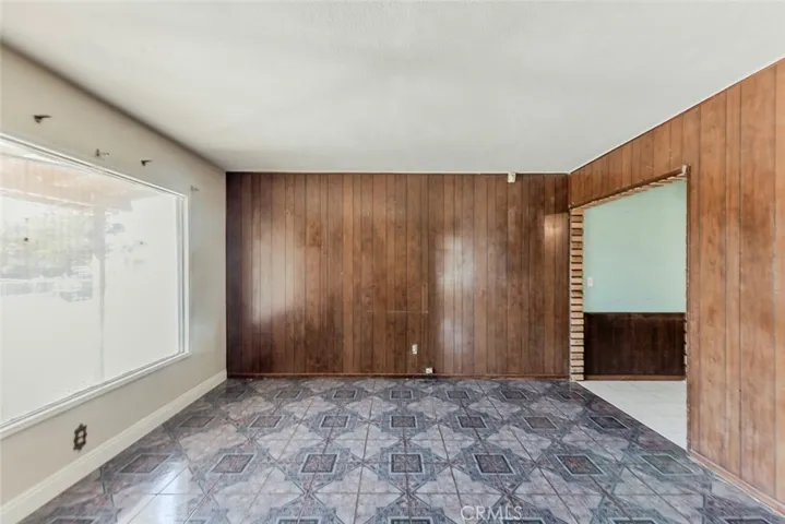 15317 Athol Street, Fontana, California 92335
