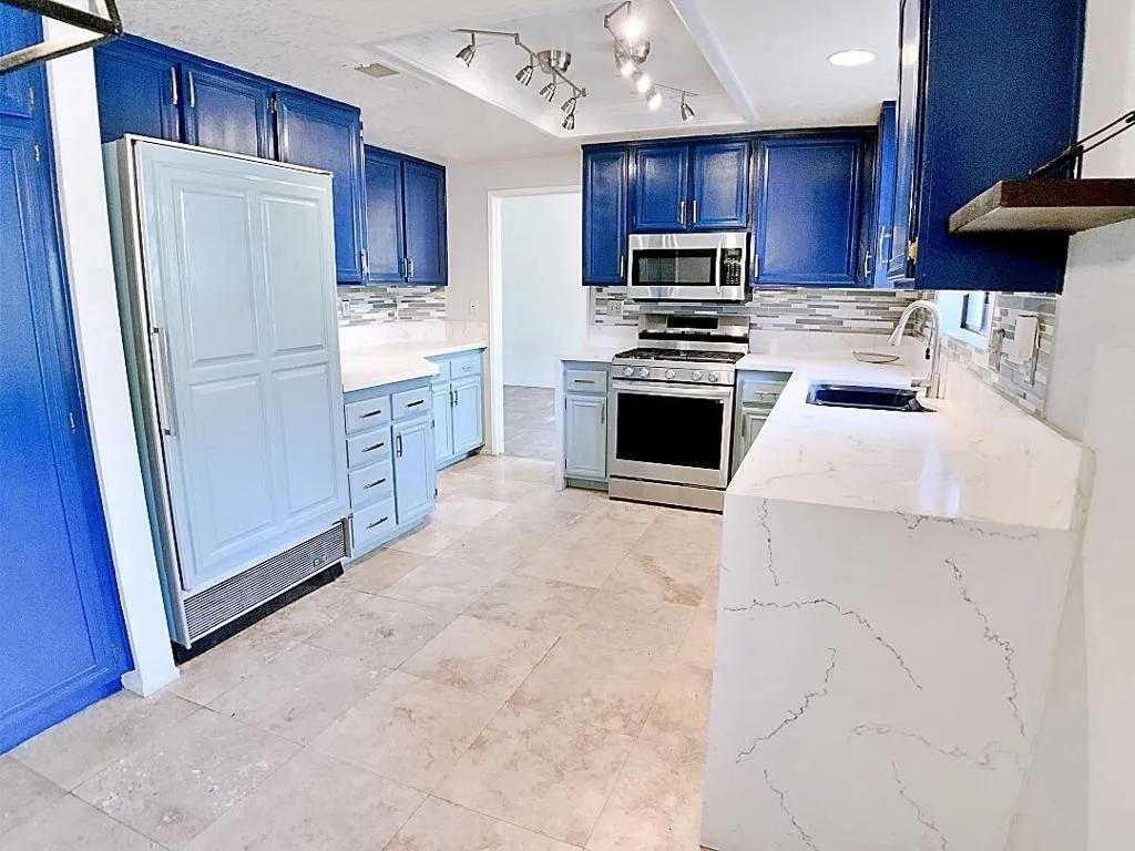 49035 Serenata Court, La Quinta, California 92253 home-pic-1